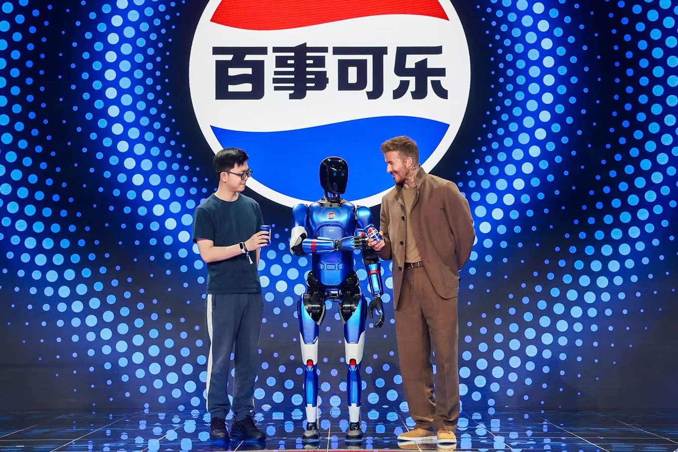 AG凯发旗舰厅机器人携手百事中国共创“百事蓝宝” 共燃渴望新章